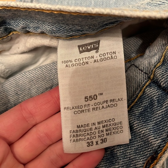 Men’s Levi 550 Relaxed Fit Jeans - Picture 4 of 5